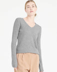 Studio Cashmere .LILLY 2A cashmere V-neck sweater