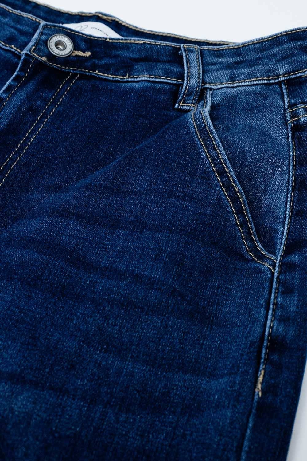 Straight Fit .Jeans With Side Pockets in Mid Blue