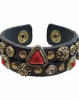 Bracelet. Leather+ stud+ red triangular rhinestones. Color: Grey. X2867 C0501.