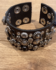 Bracelet. Leather+ stud+ flowers rhinestones.Color: Grey. X2876 C0501