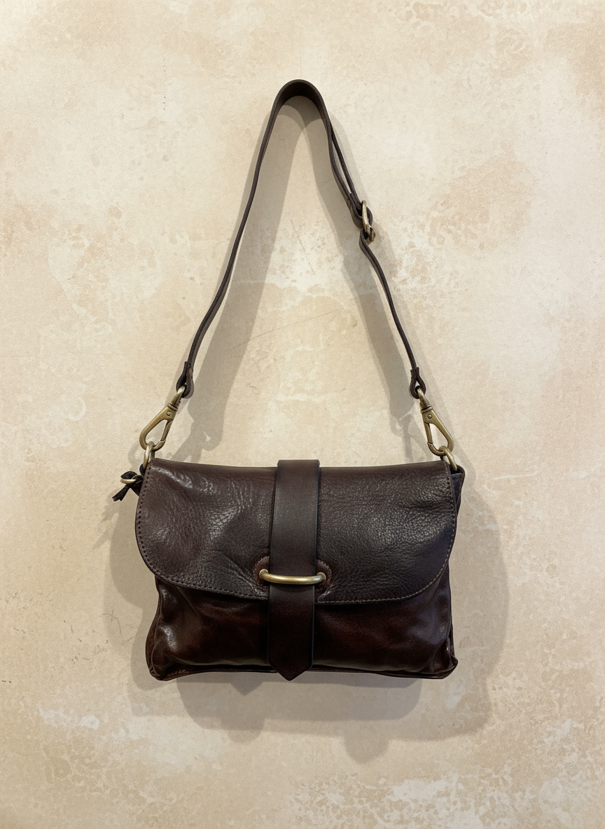 Elsa - Little Shoulder Bag. Leather. Color:  Brown. X0001 C1501